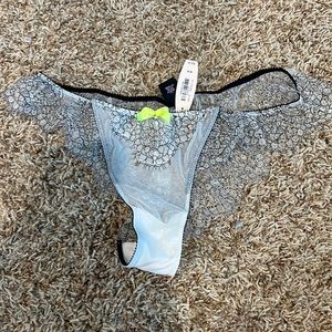 Victoria’s Secret Very Sexy Low Rise Cheekini BNWT medium VIntage